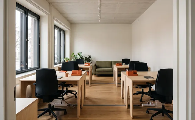Private office for 6 at M8S Hub